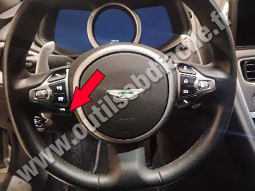 Aston Martin DB11 - Driver's Dashboard